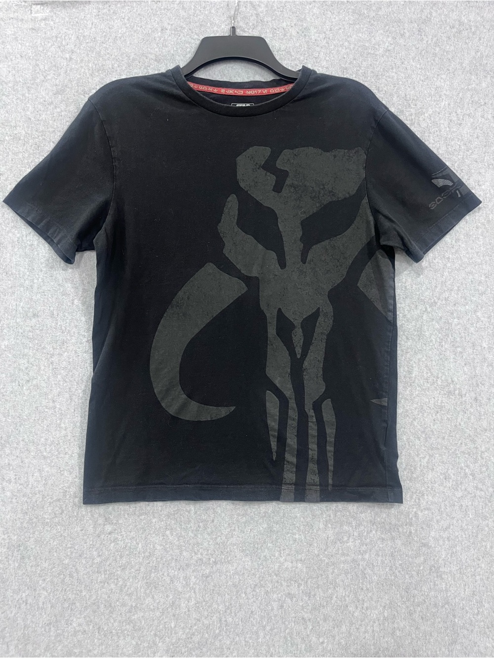 Star Wars Disney Galaxy’s Edge Mandalorian Logo Men's T-Shirt Black Size Small